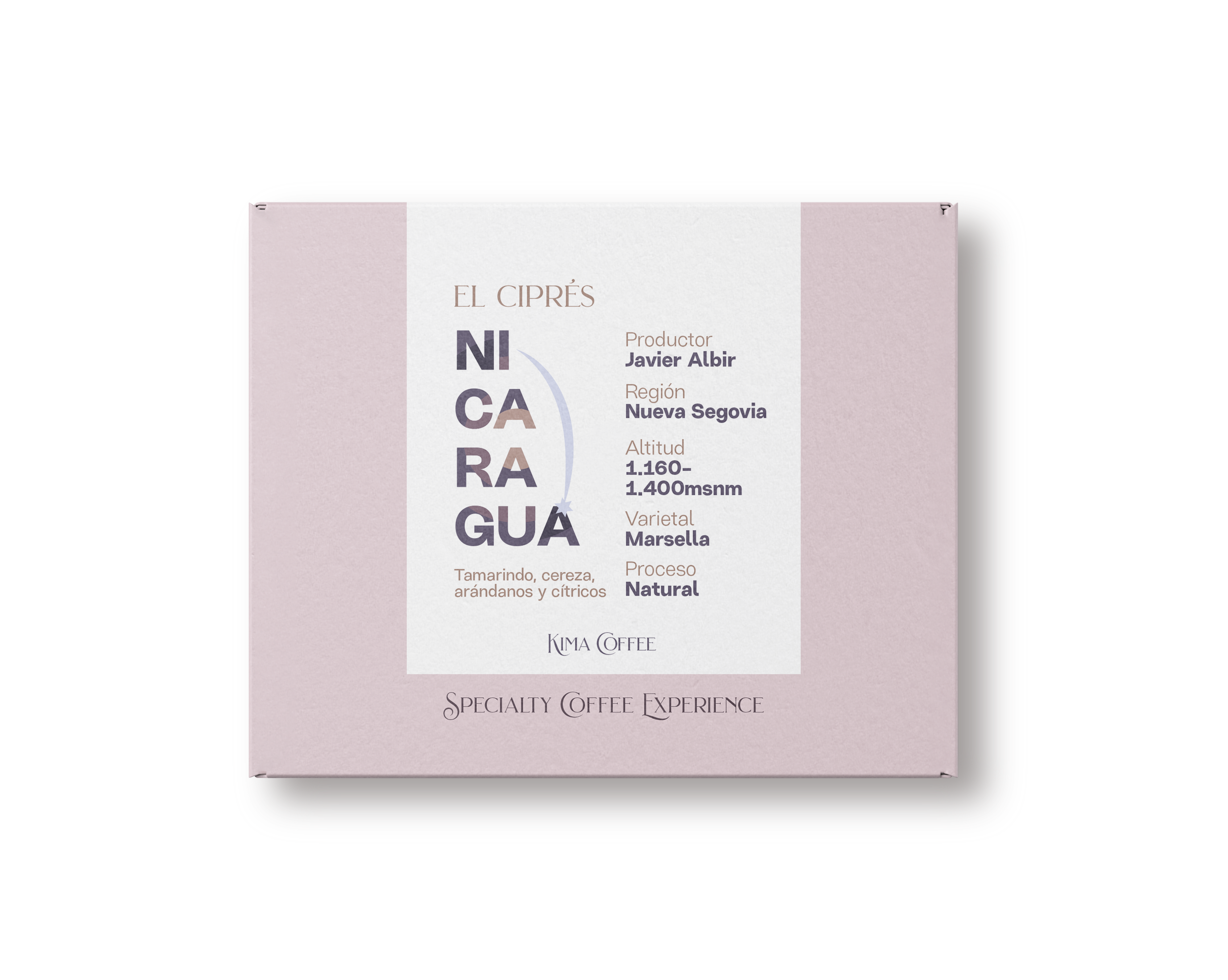 Caja rosa de kima coffee, café de Nicaragua, finca el ciprés, producido por Javier albir, en la región de nueva Segovia, cultivado entre 1160 y 1400 metros sobre el nivel del mar, varietal Marsella, proceso natural con notas a Tamarindo, cereza, arándanos y cítricos