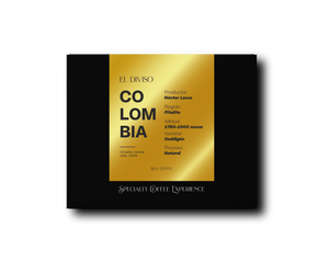 Caja negra de café, café de Colombia, finca el diviso producido por Néstor lasso en la región de pitalito,
Cultivado entre 1780 y 1900 metros sobre el nivel del mar, varietal Ombligon, proceso natural con notas ciruela, cerezas, uvas y chicle 