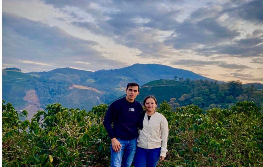 Productores de café de Colombia en su finca el Miramar en la región de huila 