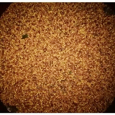 las cerezas maduras  seleccionadas a mano sometidas a una fermentación anaeróbica de 72 horas en tanques de plástico con pulpa de kiwi añadida. Se agrega CO2 para desplazar el oxígeno, creando un ambiente anóxico.