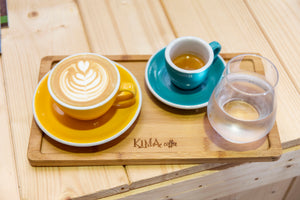 Presentación de cafés en espresso y en latte dentro del curso para baristas de Kima Coffee en Málaga